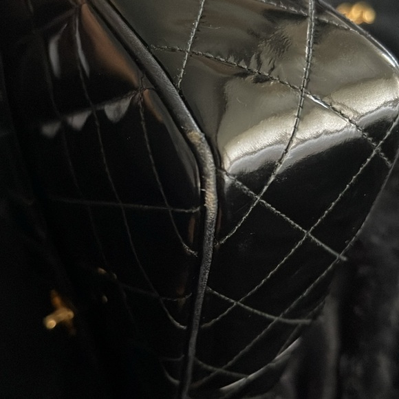 Vintage Chanel camera bag in patent leather - Picture 12 of 14